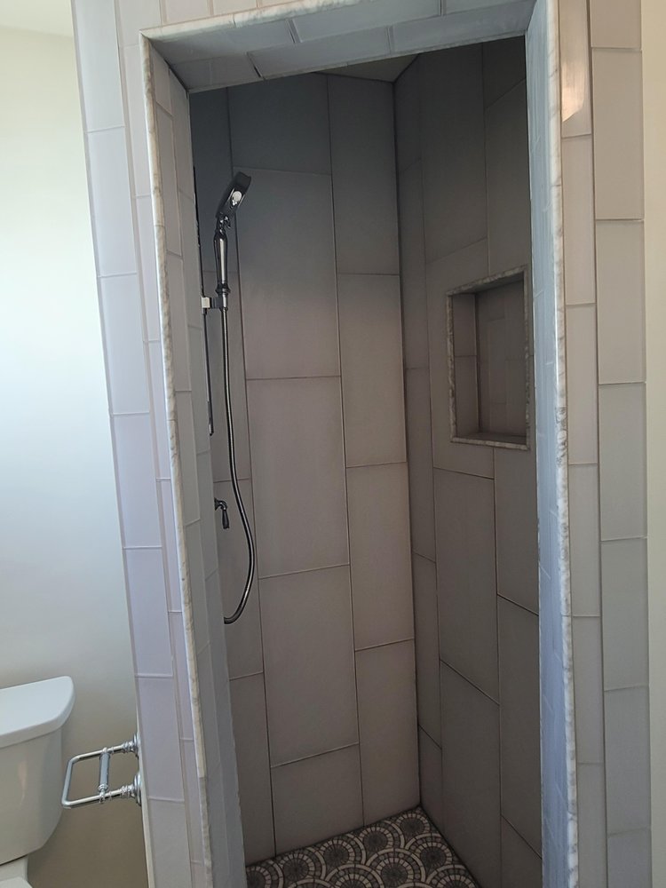 Bathroom after remodeling by Avelar Remodeling